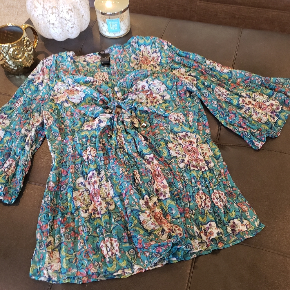 Bisou Bisou ladies blouse sz L
